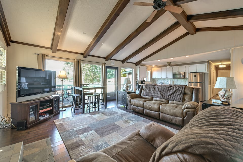 Private Dock & Lake Norman Access! Family Home House in Mooresville