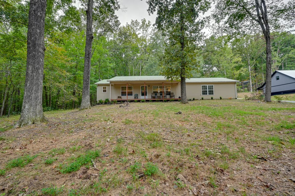 Family Home < 1 Mi to Lake & Paris Landing! House in Tennessee
