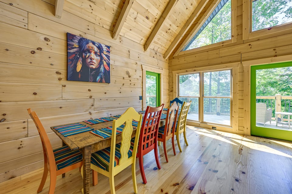 Sauna, Hot Tub & Smoky Mtn Views: Moonshadow Lodge House in Qualla