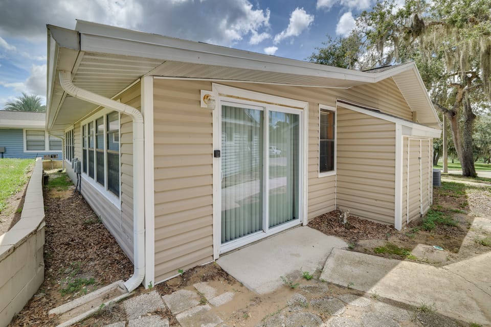 The Wandering Parrot: Pool, Pickleball & Lake House in Clermont