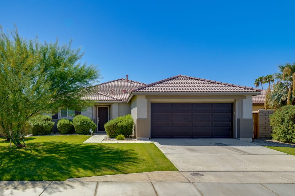 Coachella Getaway w/ Yard! Near Festivals & Golf House in Indio