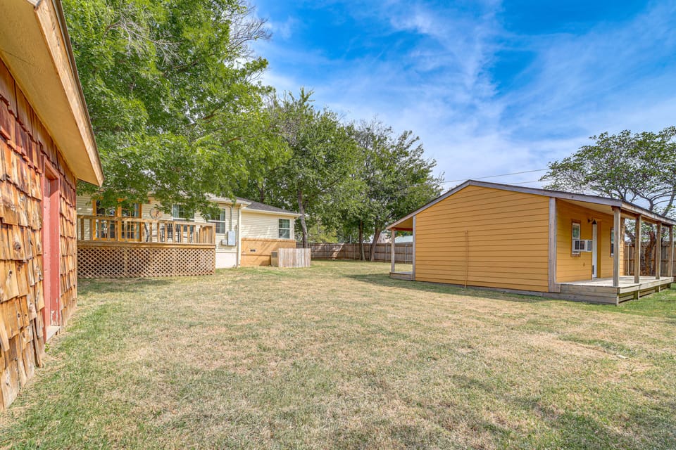 Private Workout Studio & Fenced Yard! Tulsa Escape House in Tulsa