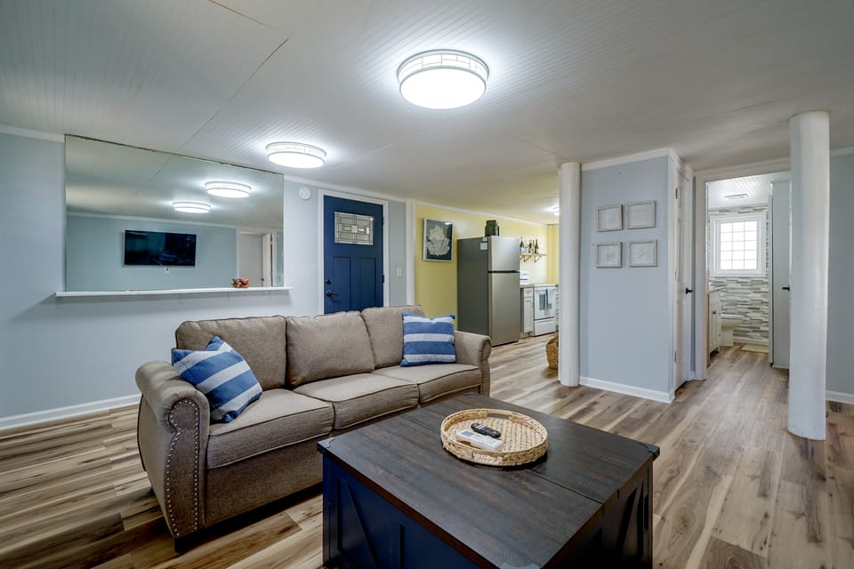 Steps to Beach! Topsail Island Retreat Apartment in Surf City