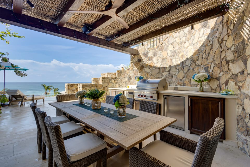 Pool, Hot Tub & Outdoor Kitchen! Palmilla Escape House in Baja California Sur