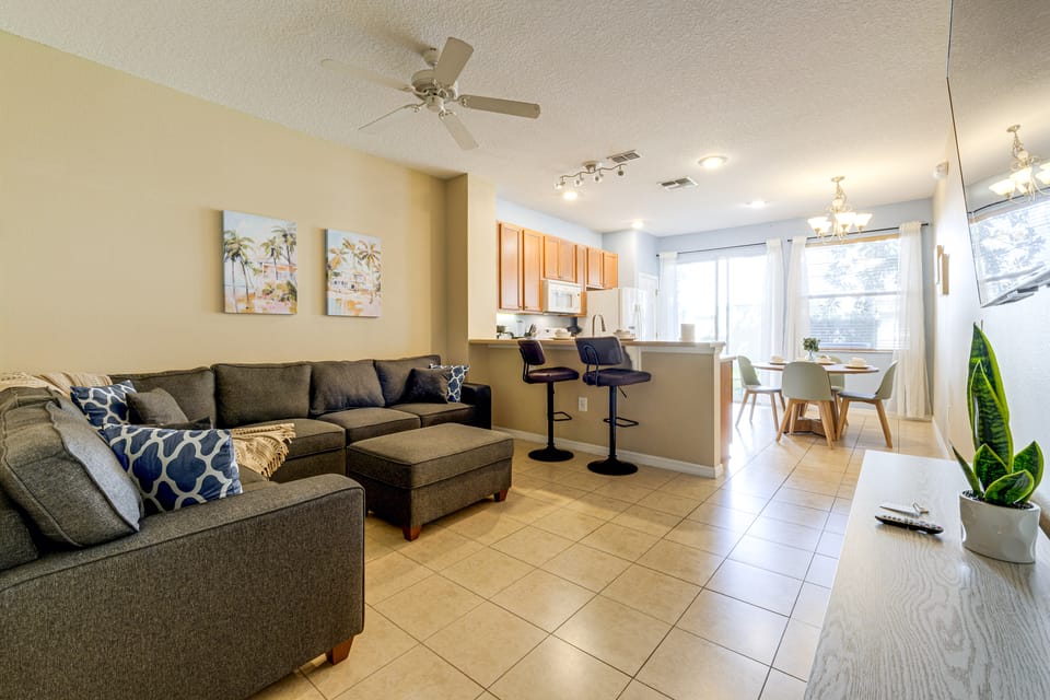 Family Townhome Near Disney | Pool | Gated Apartment in Osceola County