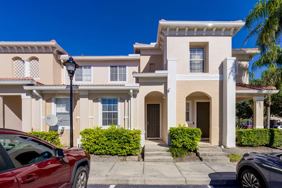 Family Townhome Near Disney | Pool | Gated Apartment in Osceola County
