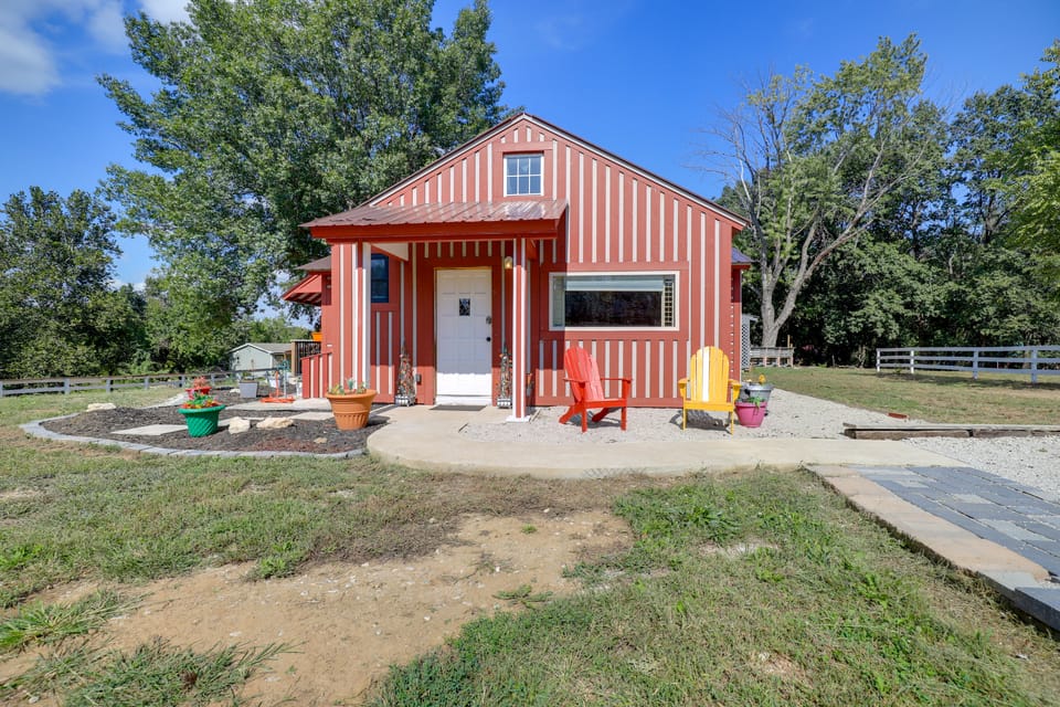 Harbour View - Lake Cabin w/ Game Room & Fire Pit House in Missouri