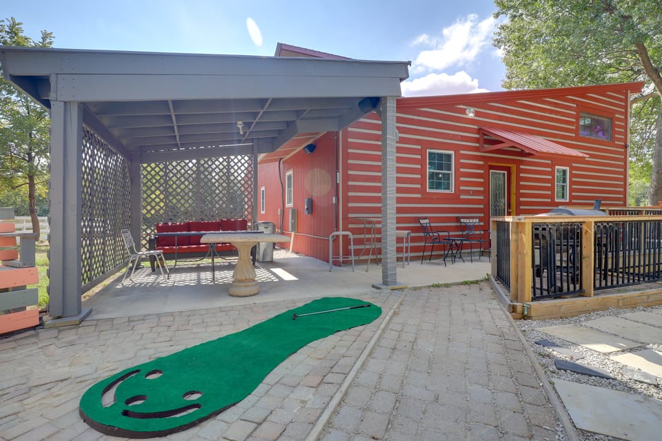 Harbour View - Lake Cabin w/ Game Room & Fire Pit House in Missouri