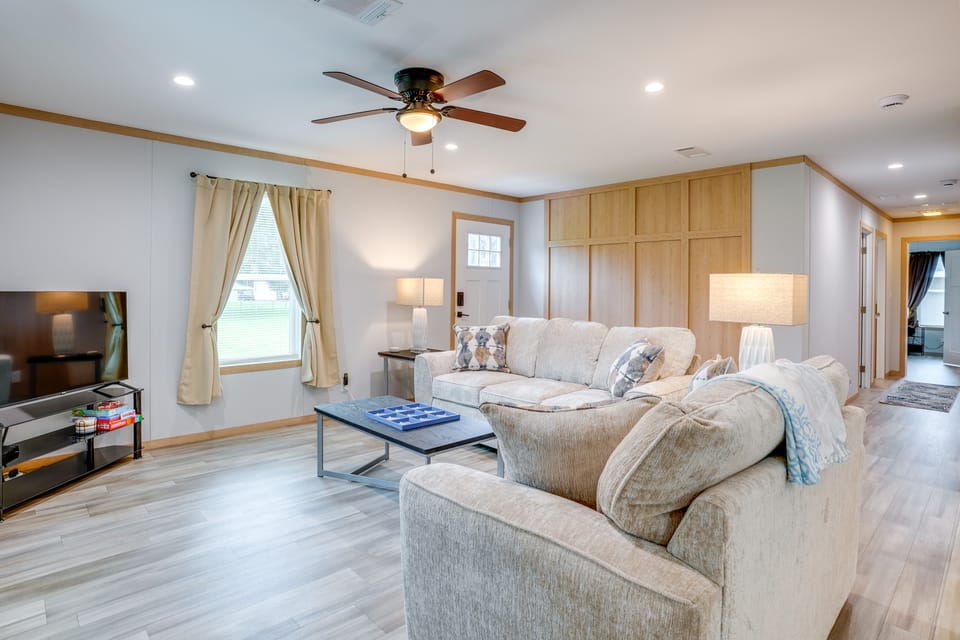 Easy I-4 Access: Central Florida Home w/ Fire Pit House in Plant City