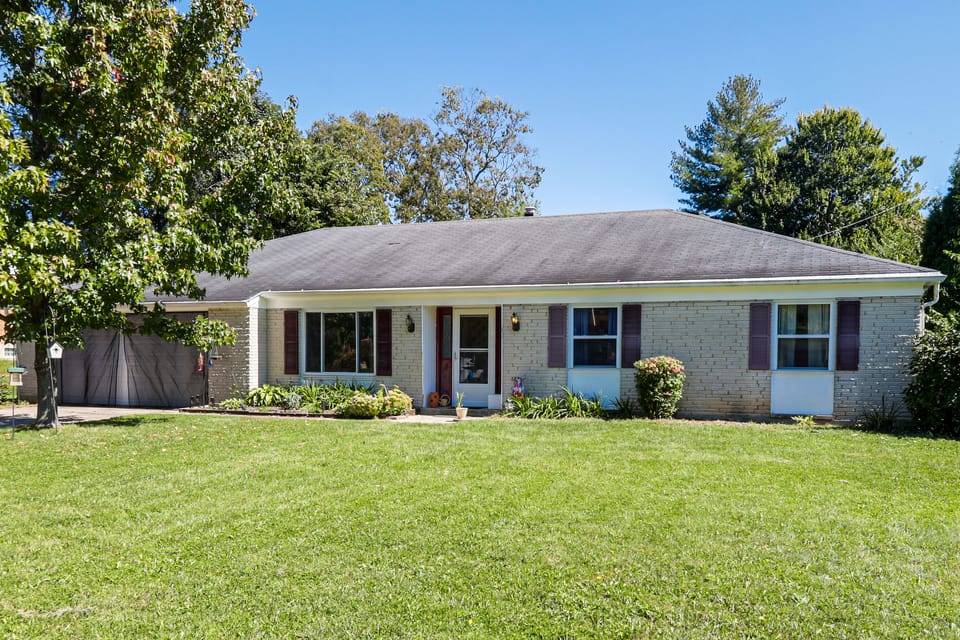Dayton Area Extended Stay w/ Half-Acre Garden House in Dayton