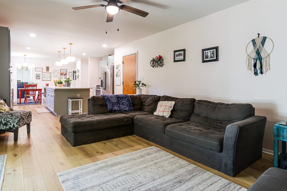 Dayton Area Extended Stay w/ Half-Acre Garden House in Dayton