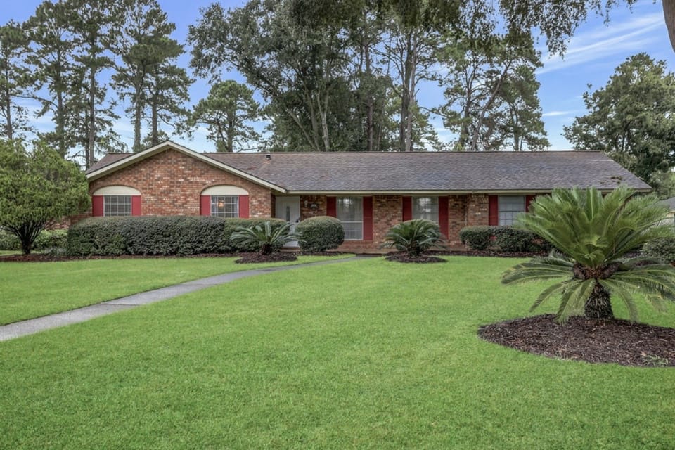 Corporate Comfort & Luxury Extended Stay House in Savannah