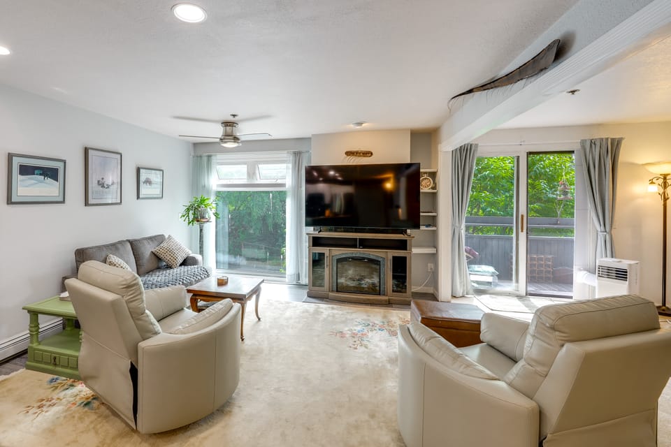Walkable Dtwn Location! Extended Anchorage Stay Apartment in Anchorage