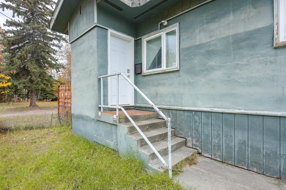 Northern Lights Getaway: Fairbanks Home House in Fairbanks