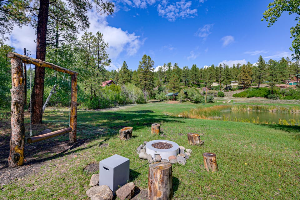 Ski, Soak & Play at Littlefoot Cabin w/ Game Room House in Colorado