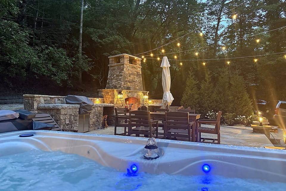 Brevard Retreat w/ Hot Tub & Copper Soaking Tub House in North Carolina