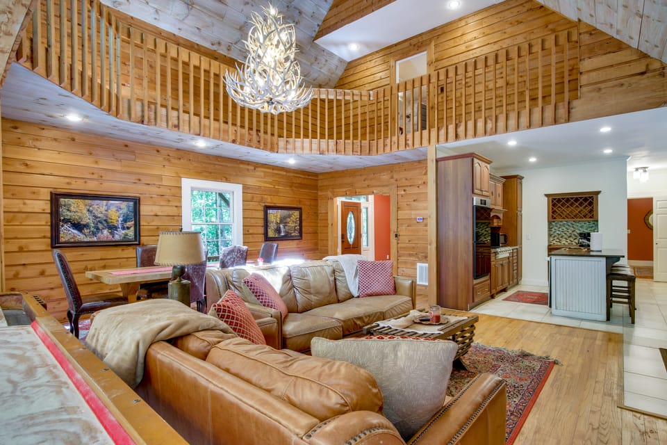 Brevard Retreat w/ Hot Tub & Copper Soaking Tub House in North Carolina
