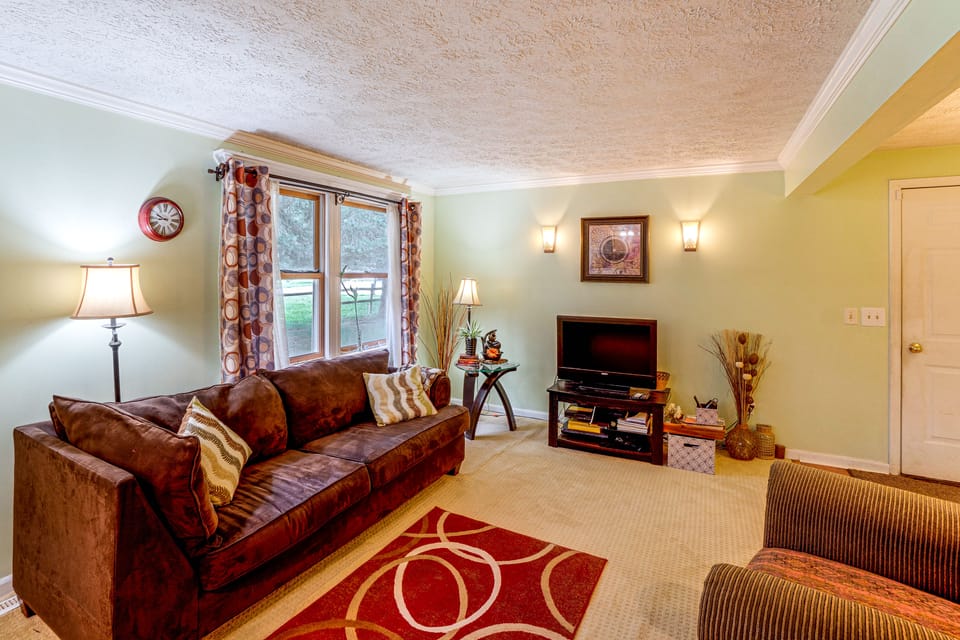 Explore Brockport! Family Gem, Neighborhood Perks House in Brockport