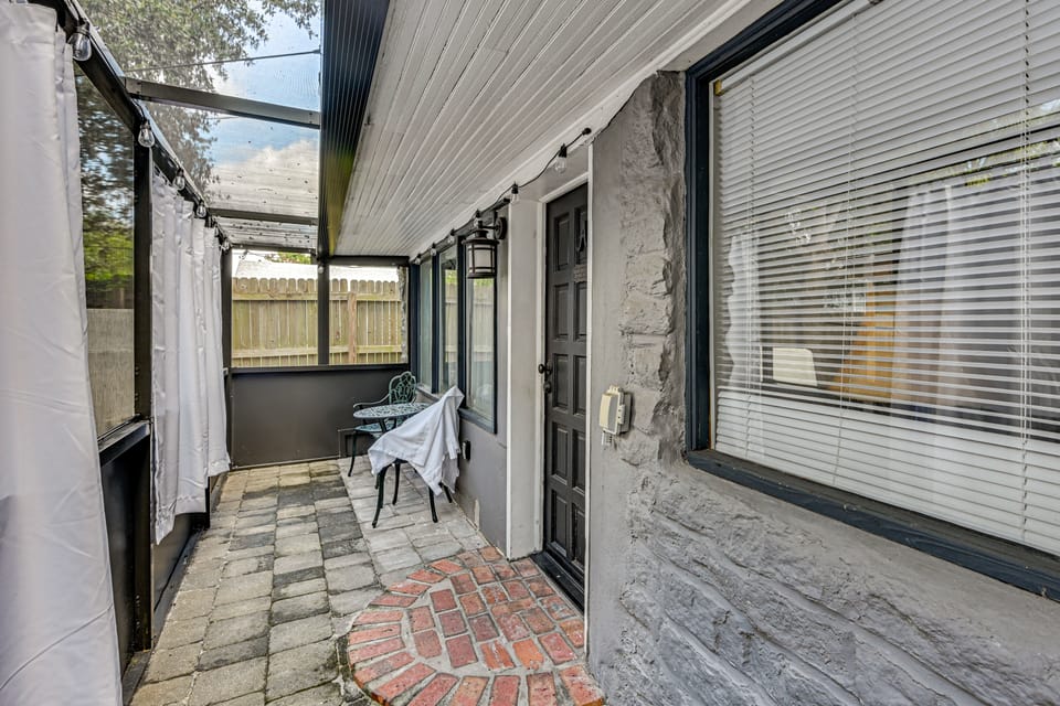 3 Mi to Dtwn! Cozy Tampa Home Base Apartment in Tampa
