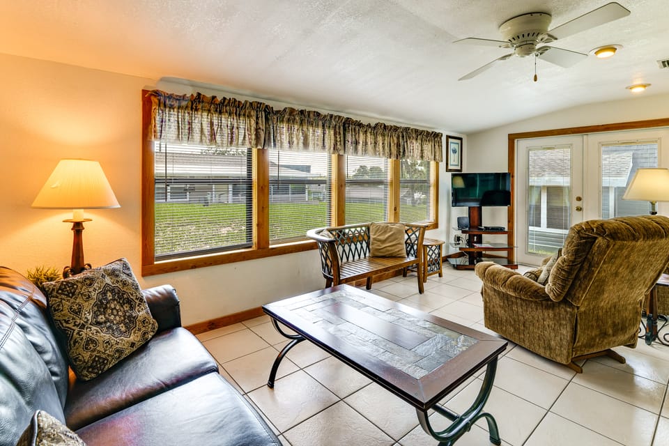 Coconut Cottage: Community Amenities, Near Disney Apartment in Clermont