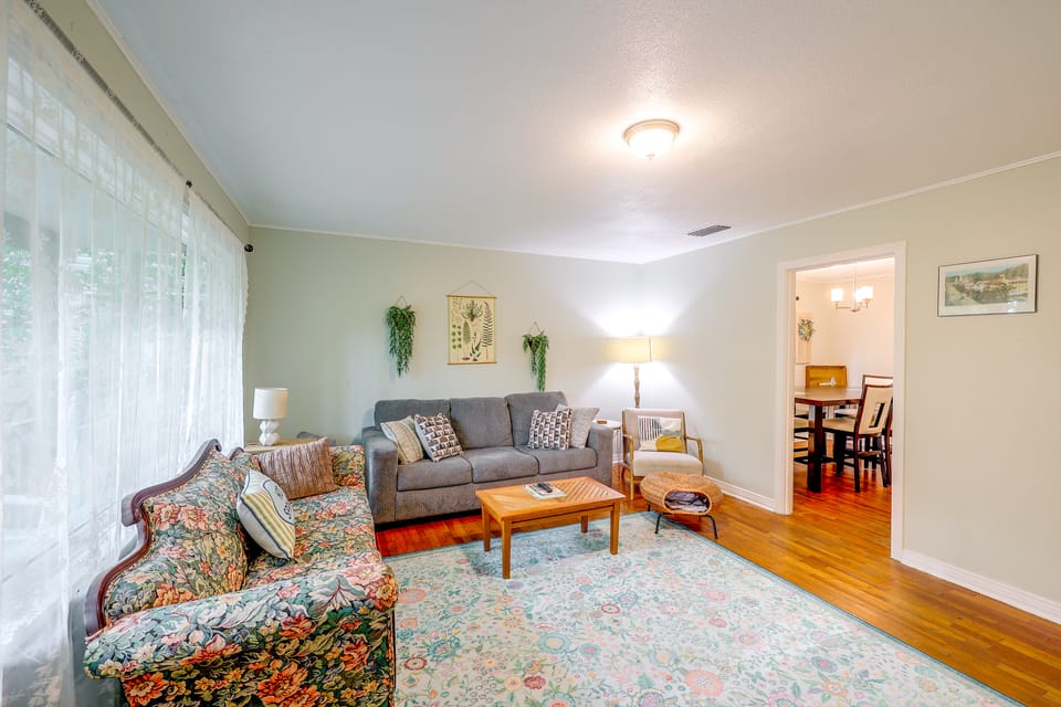 Walkable Hot Springs Home! Near Nat'l Park & Dtwn House in Hot Springs