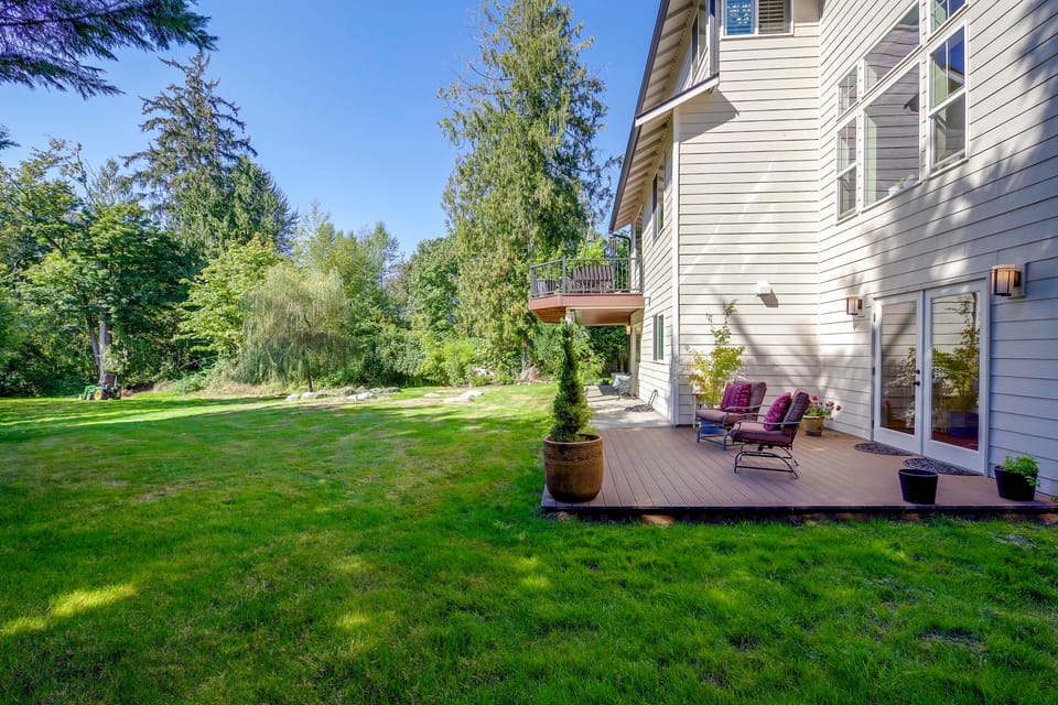 Snohomish Executive Suite w/ Deck & Fire Pit Apartment in Washington