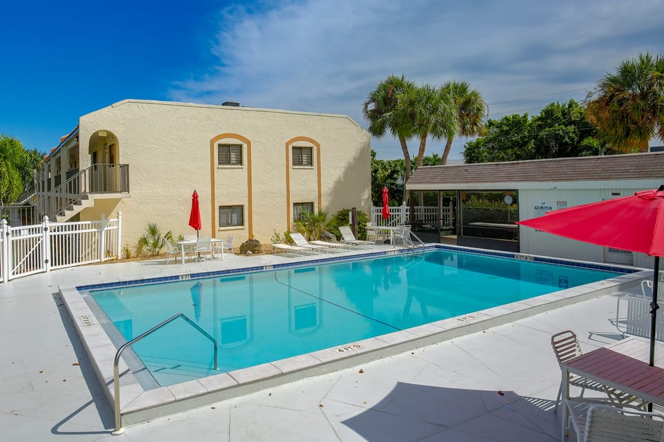 Pool Access & Lanai! Updated Fort Myers Condo Apartment in Iona