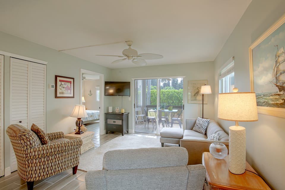 Pool Access & Lanai! Updated Fort Myers Condo Apartment in Iona