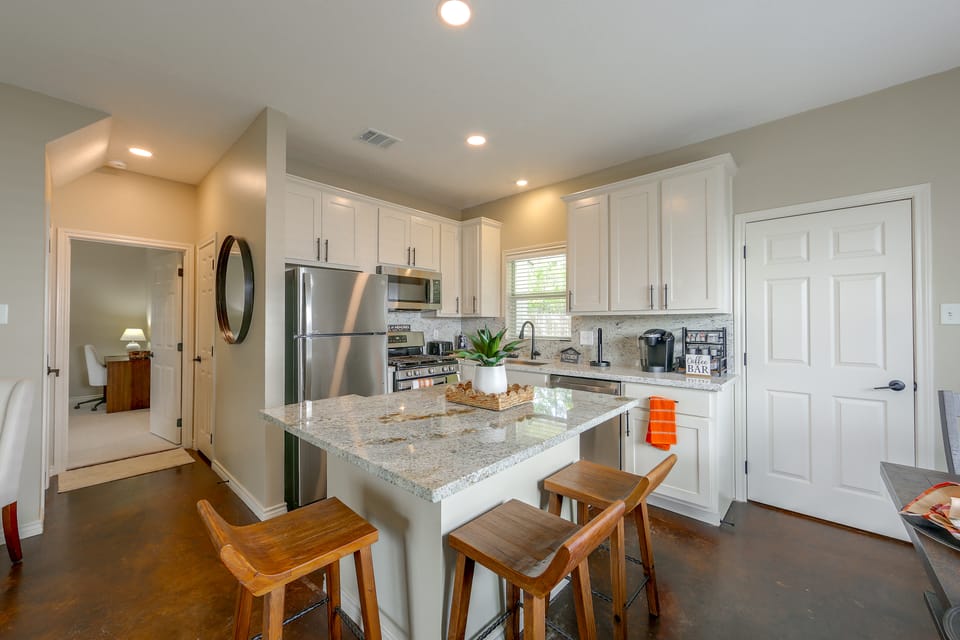 Walk to Texas A&M! Quiet Home w/ Fenced Yard House in College Station