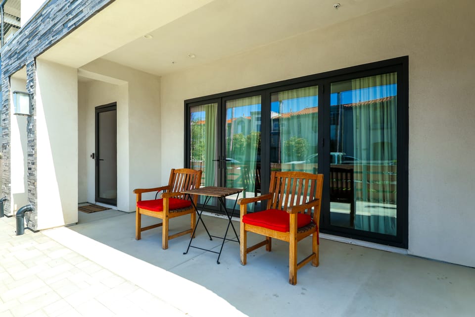 Walk to Beach! Condo w/ Shared Rooftop Patio Apartment in Oceanside