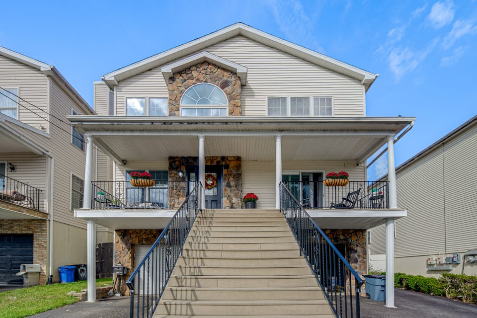 Group Getaway in Paterson, Close to NYC House in Paterson