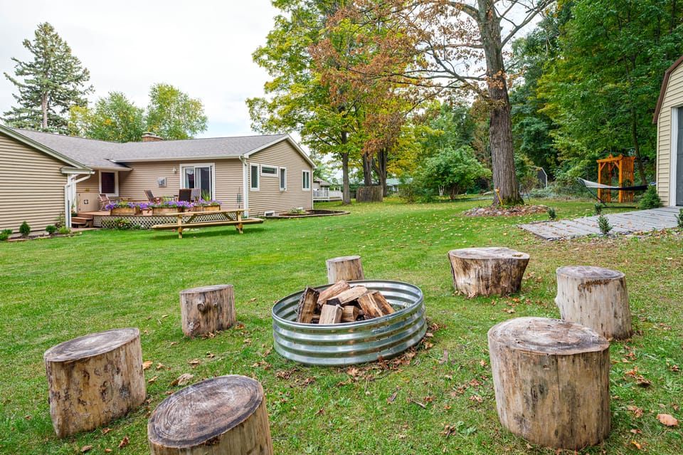 Bay Views & 127' Private Beach! Traverse City Home House in Michigan
