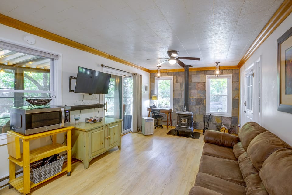 Creekside Haven 5 Mi to Dtwn Boone! Bring Your Pup House in Watauga