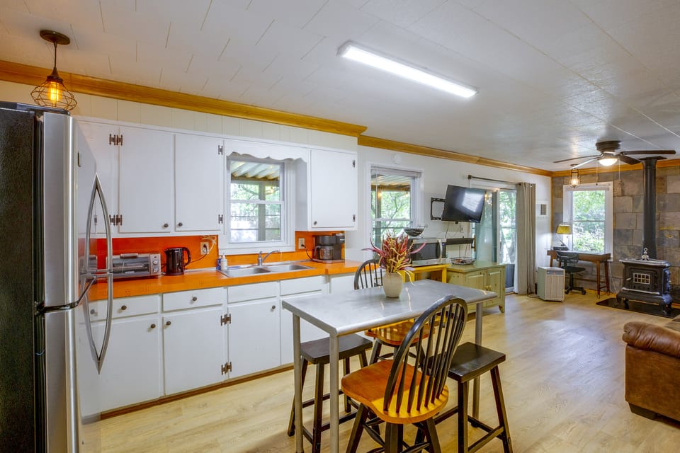 Creekside Haven 5 Mi to Dtwn Boone! Bring Your Pup House in Watauga