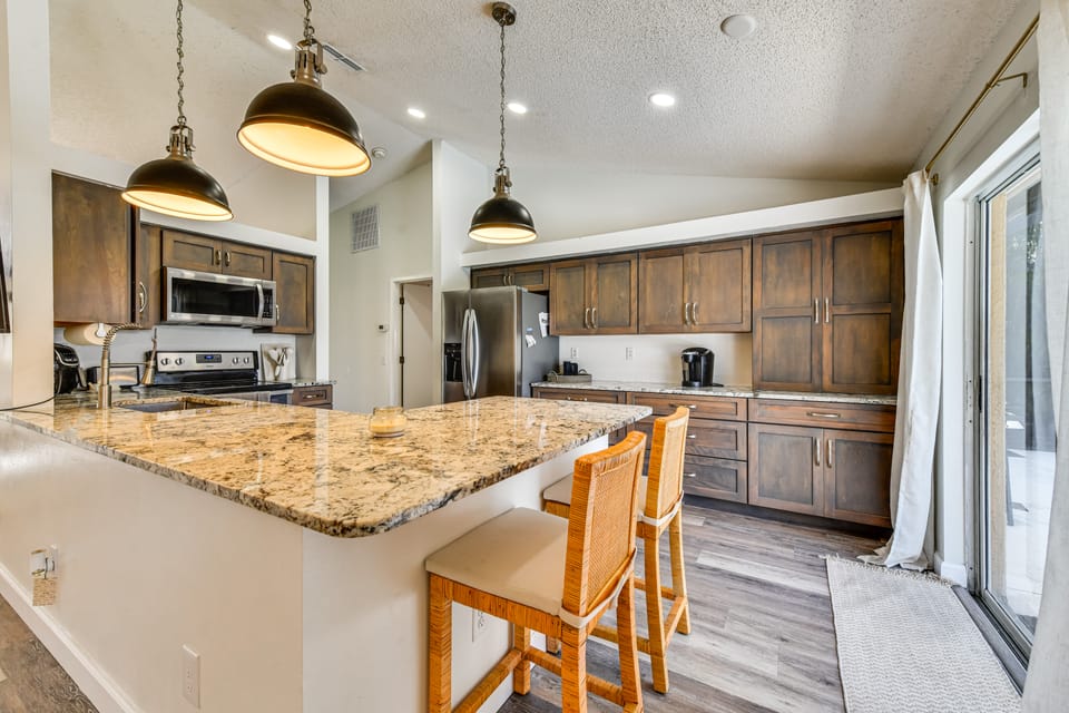 Extended Retreat Near Buffalo Creek Golf Course! House in Tampa Bay