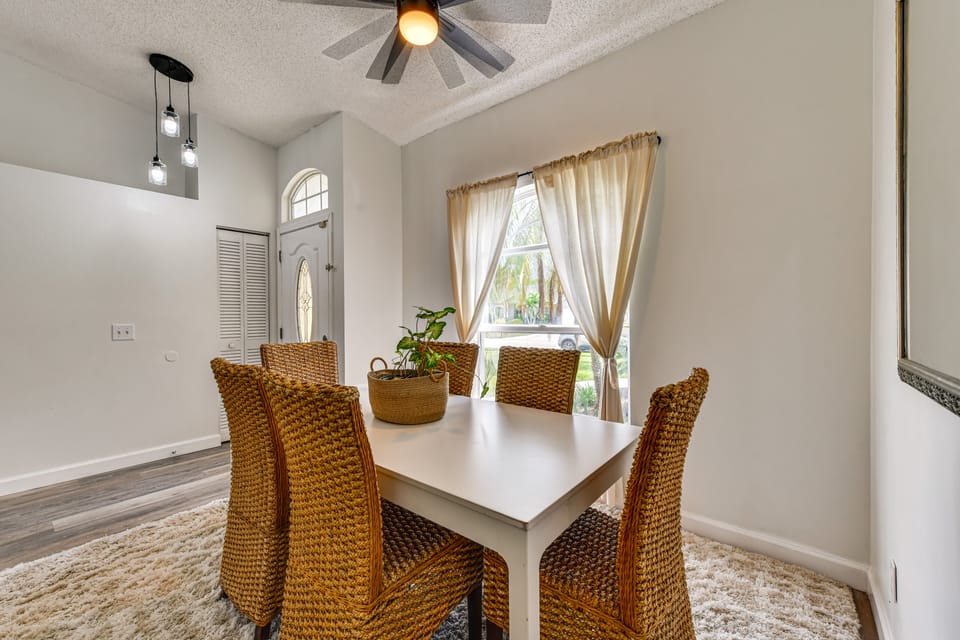Extended Retreat Near Buffalo Creek Golf Course! House in Tampa Bay