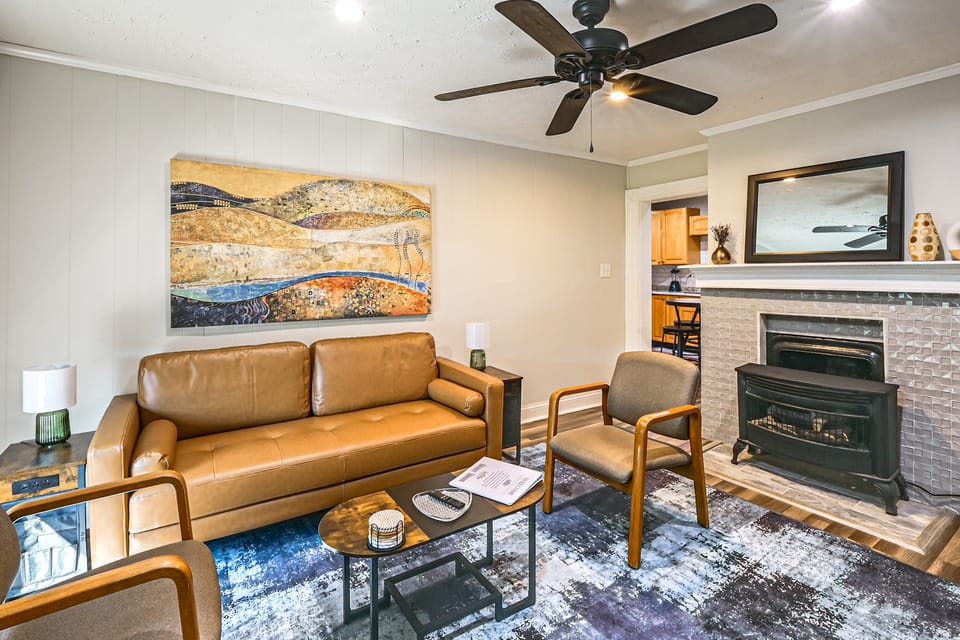 Modern 1BR: Queen Bed, Coffee Bar & Walkin Shower Apartment in Parkersburg
