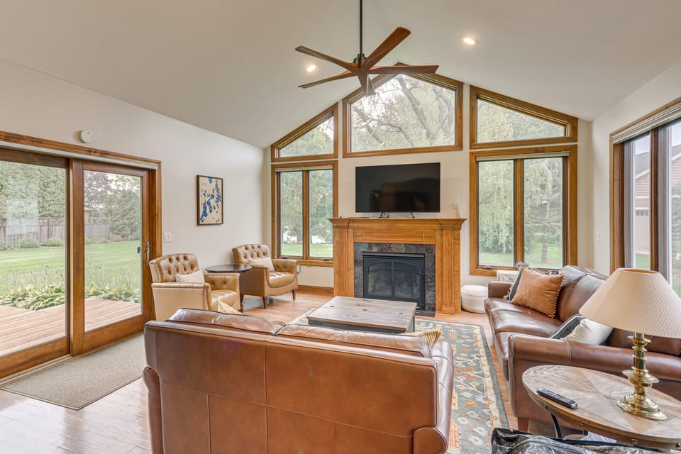 New! Private Lakefront Retreat on Lindstrom Lake House in Minnesota