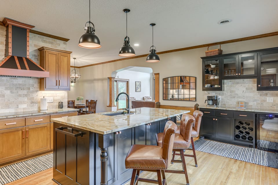 New! Private Lakefront Retreat on Lindstrom Lake House in Minnesota