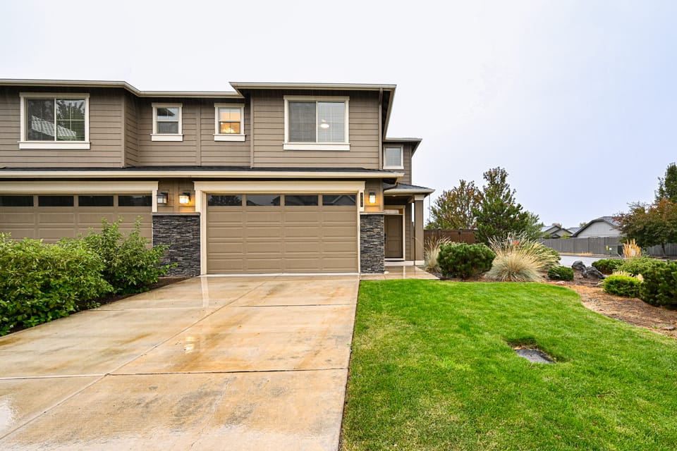 Family Home Close to Bend, Smith Rock & Sisters Apartment in Redmond