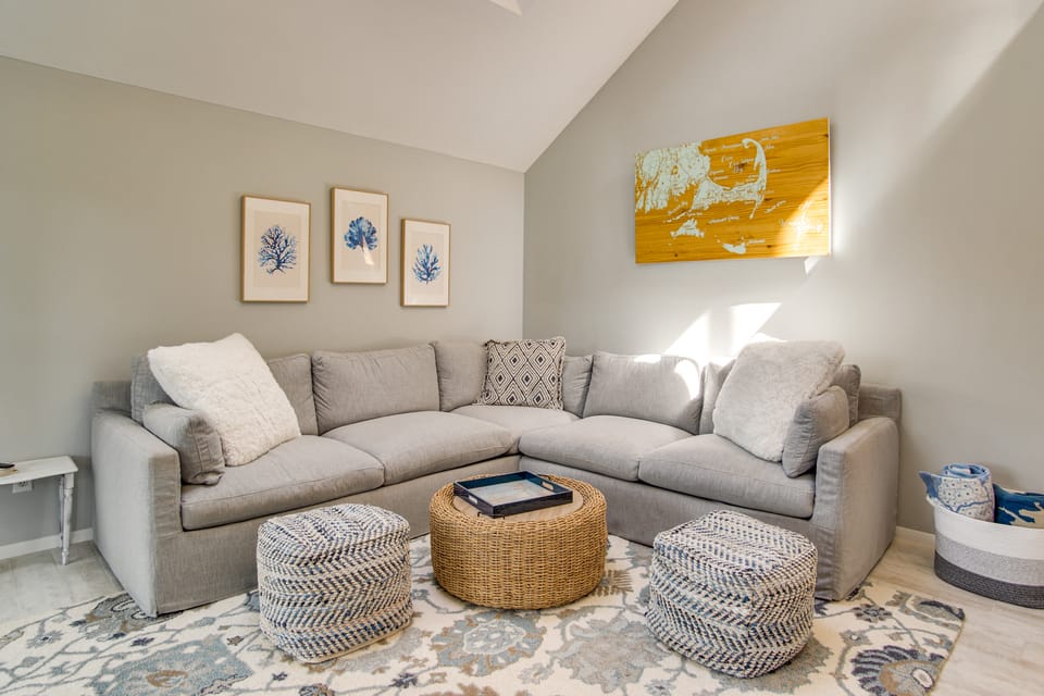 2 Mi to Beach! Peaceful Mashpee Hideaway Apartment in New Seabury