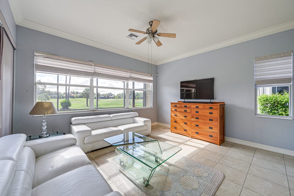 Tee Times + Poolside Vibes! Extended Naples Escape House in Lely Resort