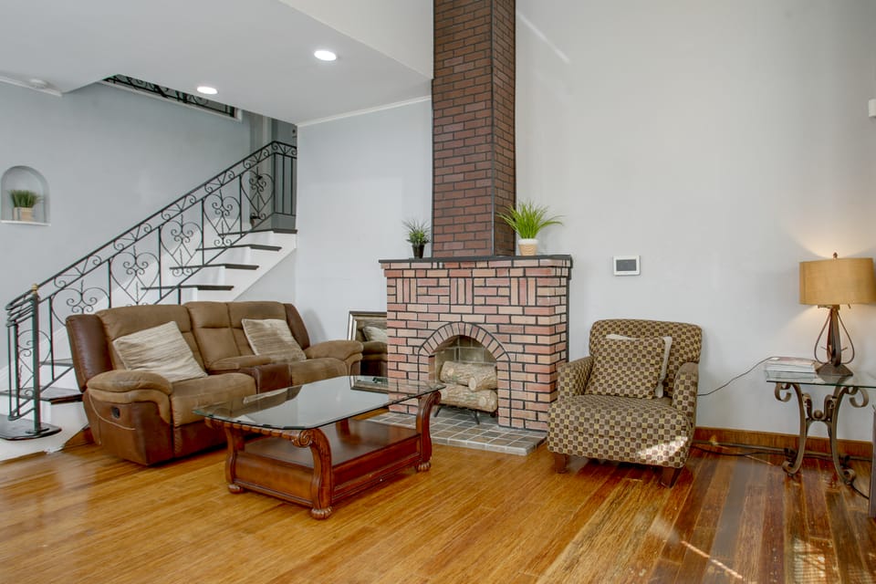 4 Mi to Bourbon St & Superdome! Spacious Home House in New Orleans