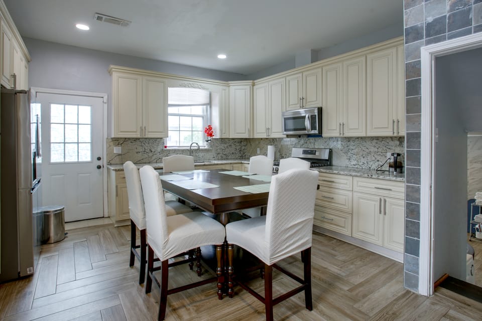 4 Mi to Bourbon St & Superdome! Spacious Home House in New Orleans