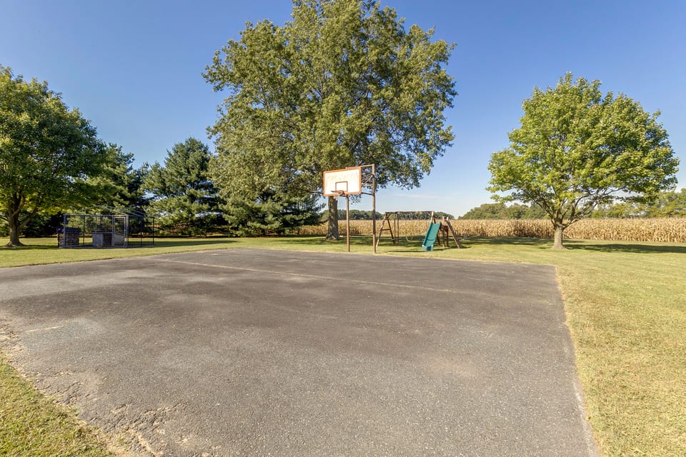 On 407 Acres! Rural Gem w/ Game Room in Goldsboro House in Maryland