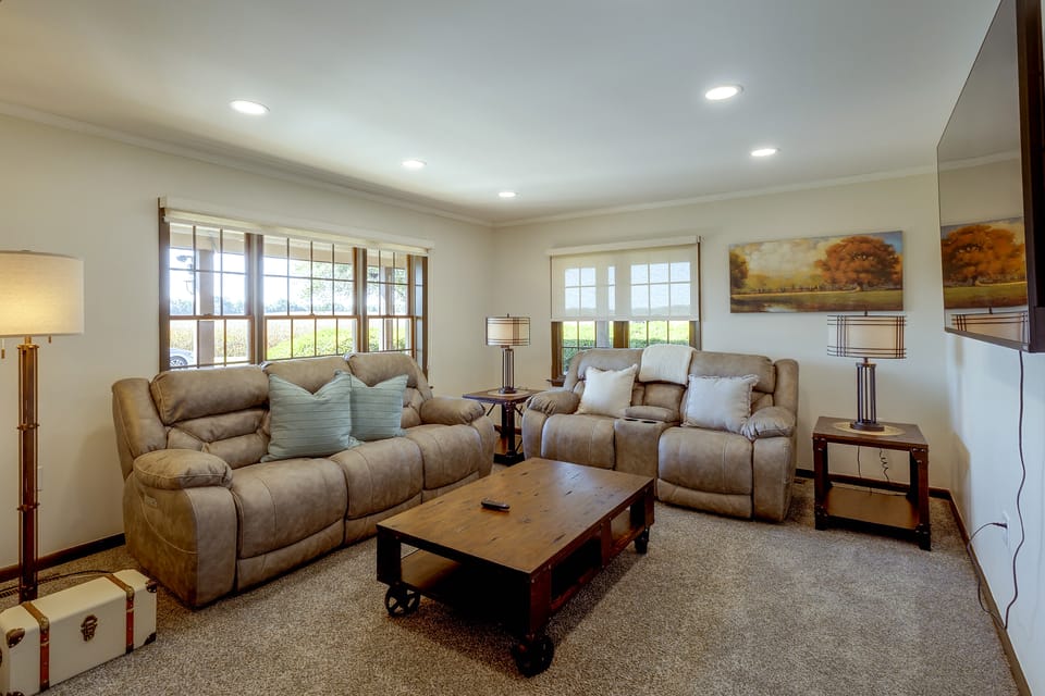 On 407 Acres! Rural Gem w/ Game Room in Goldsboro House in Maryland