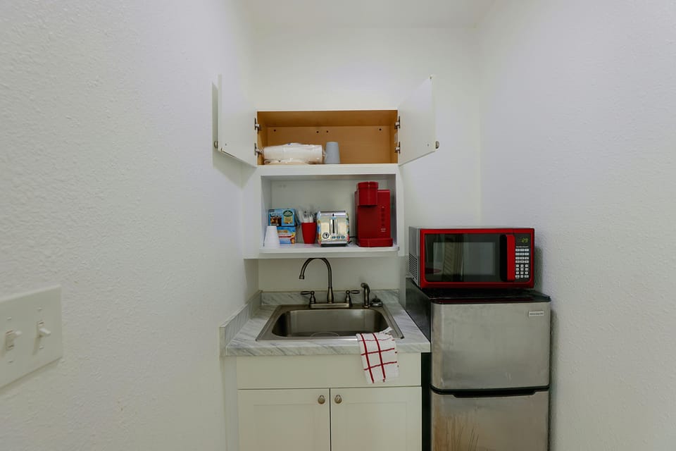 2 Mi to Universal Orlando! Quiet Studio Suite Apartment in Orlando