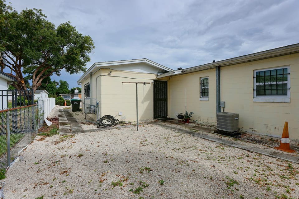 2 Mi to Universal Orlando! Quiet Studio Suite Apartment in Orlando