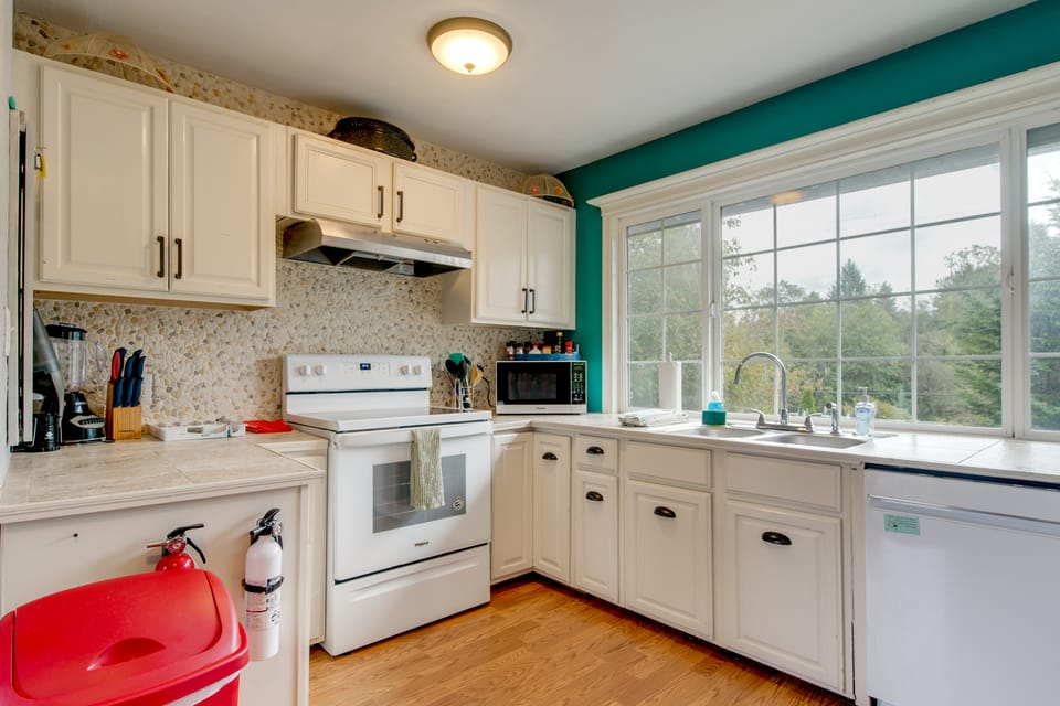 Half-Mile to Beach! Coastal Washington Hideaway House in Washington