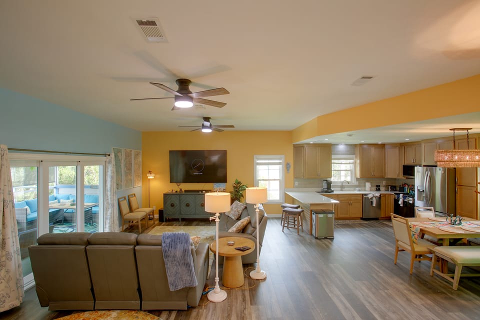 Pine Island Escape: Fish, Hike & Bird-Watch House in Lee County